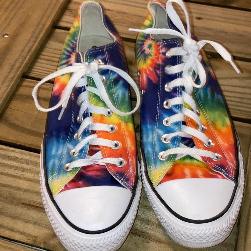Tie-dye Converse shoes Mens size 11, Woman’s size 13